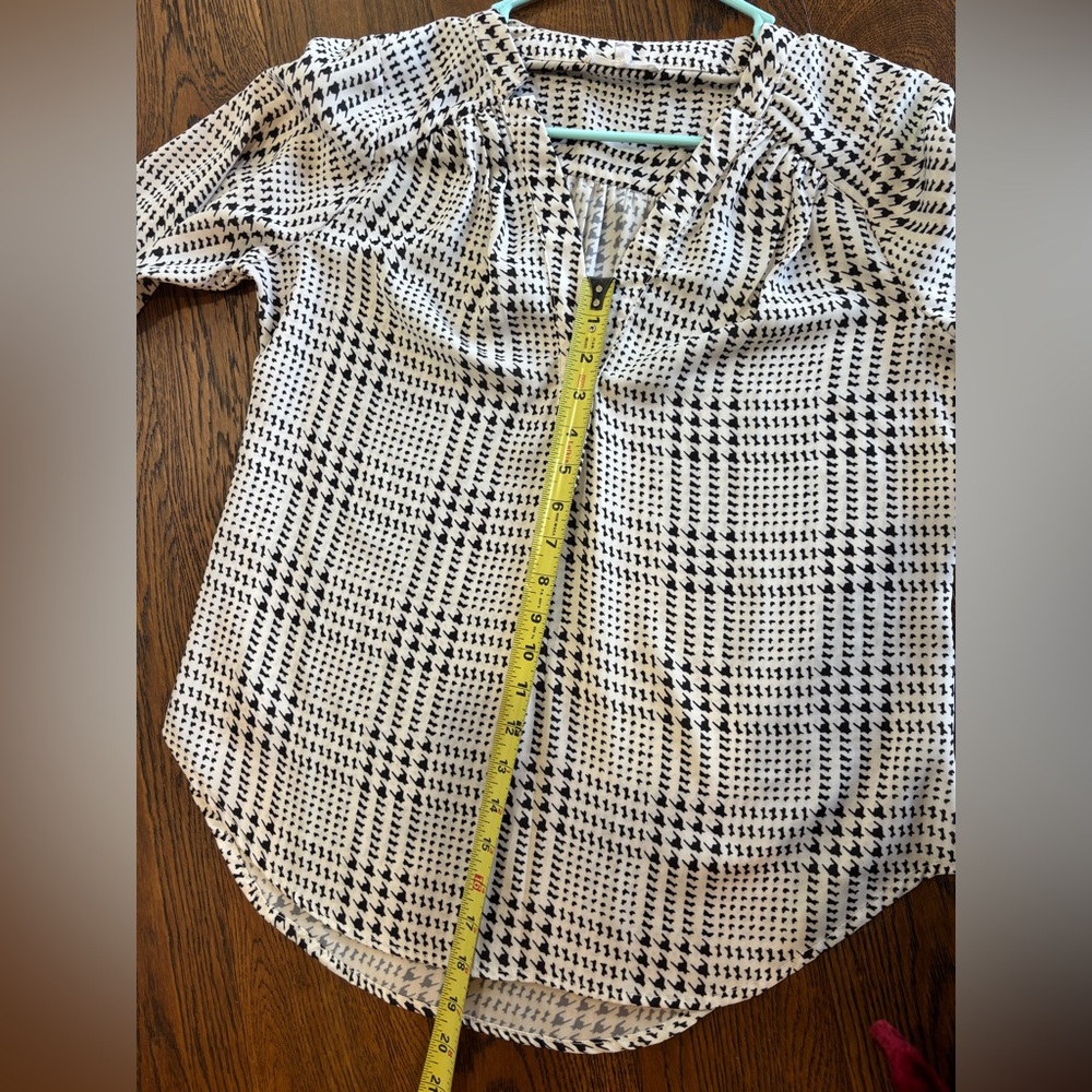 41 Hawthorne houndstooth print blouse Medium - Picture 9 of 10